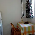 Yellow House Daire