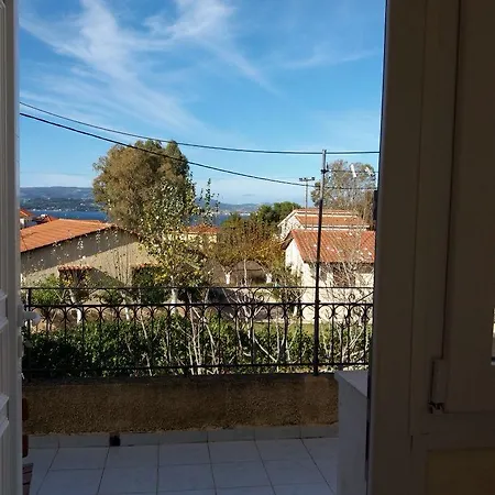 Yellow House Апартаменты Ласси