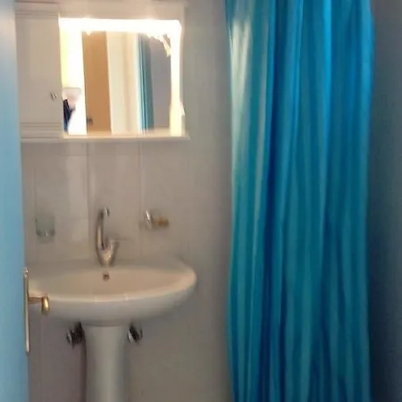 Yellow House Апартаменты *