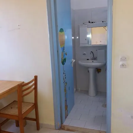 Yellow House * لاسي