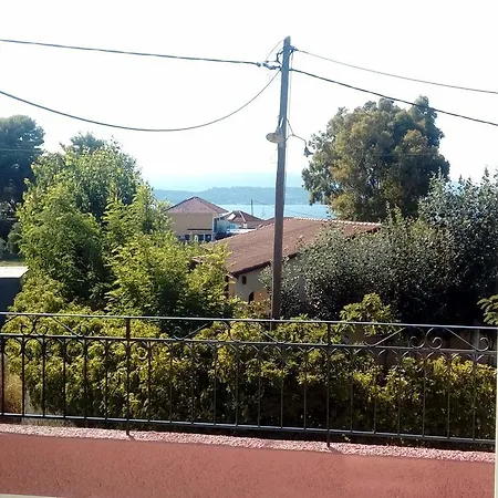 Yellow House * لاسي